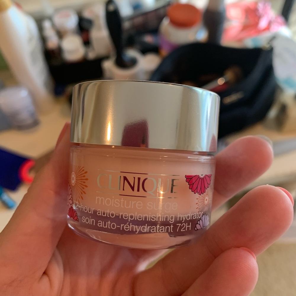 Clinique Moisture Surge!
